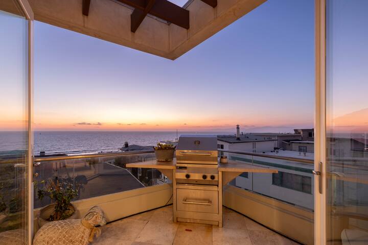 Stunning Manhattan Beach Panoramic Ocean View Home gallery image 4
