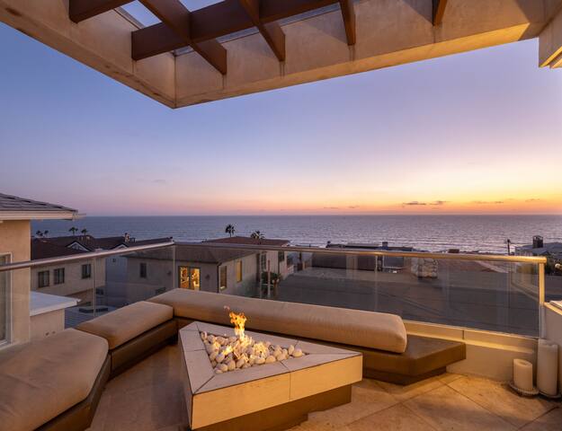 Stunning Manhattan Beach Panoramic Ocean View Home gallery image 3
