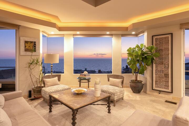 Stunning Manhattan Beach Panoramic Ocean View Home gallery image 5