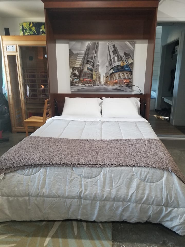 主客厅的墨菲床