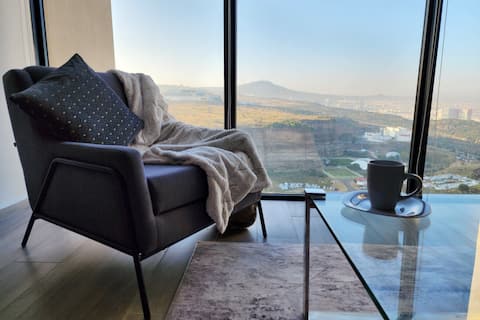 Successful Airbnb property: ThE VIEW-Luxury penthouse for executives in San Isidro Miranda