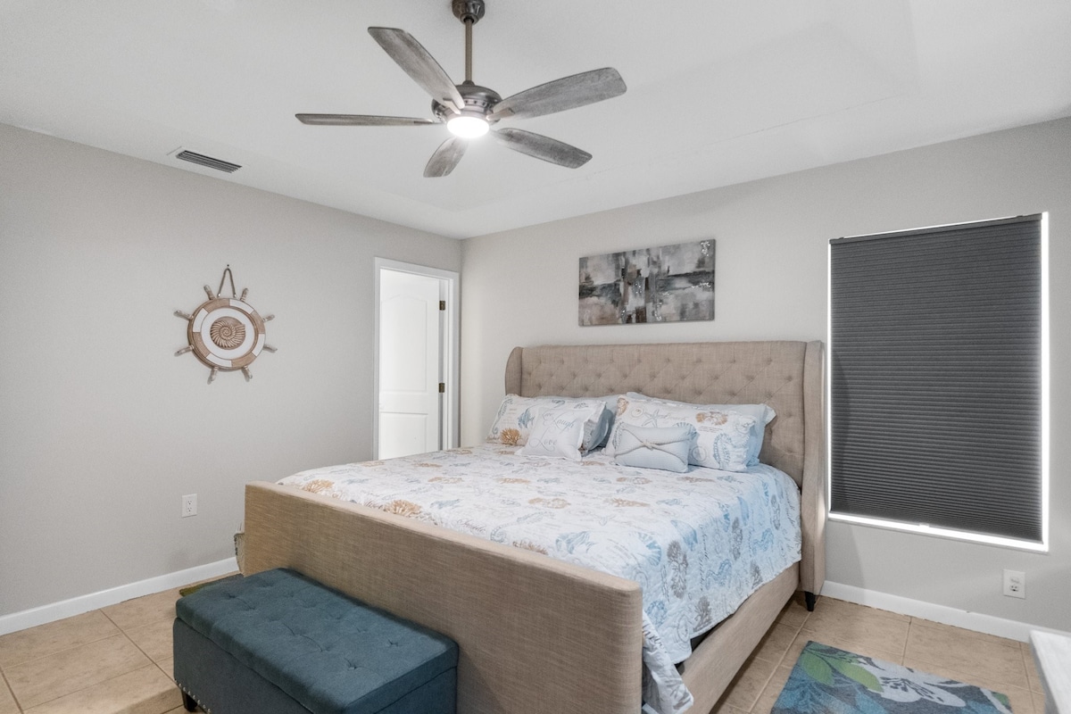 Საძინებელი №4 შესანიშნავი კომფორტული ბალიშის ზედაპირი. სანაპირო თემატური 