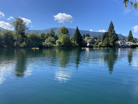 Large waterfront house in Lake Cowichan