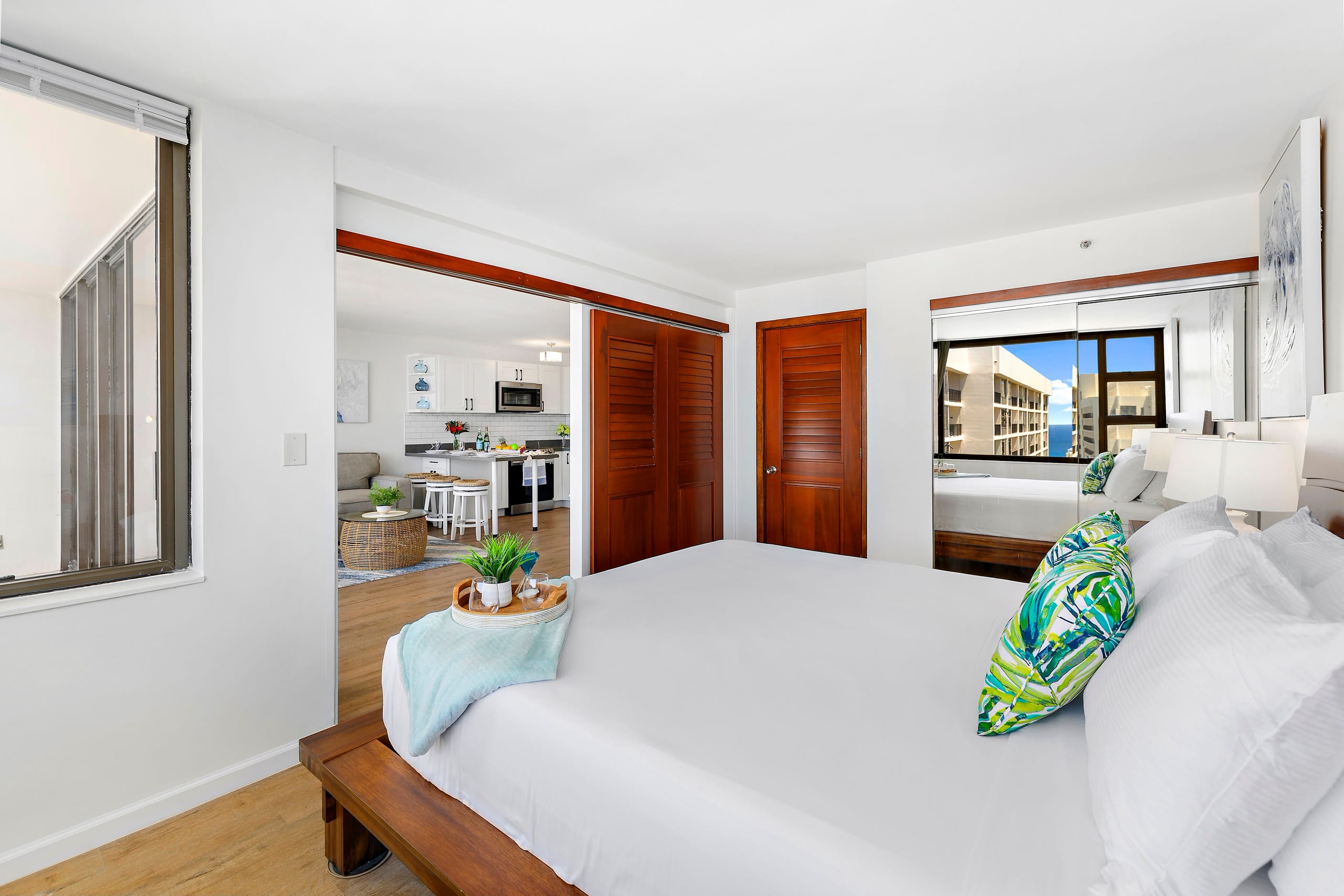 Condo in Honolulu · ★4.81 · 1 bedroom · 2 beds · 1 private bath - Image 19