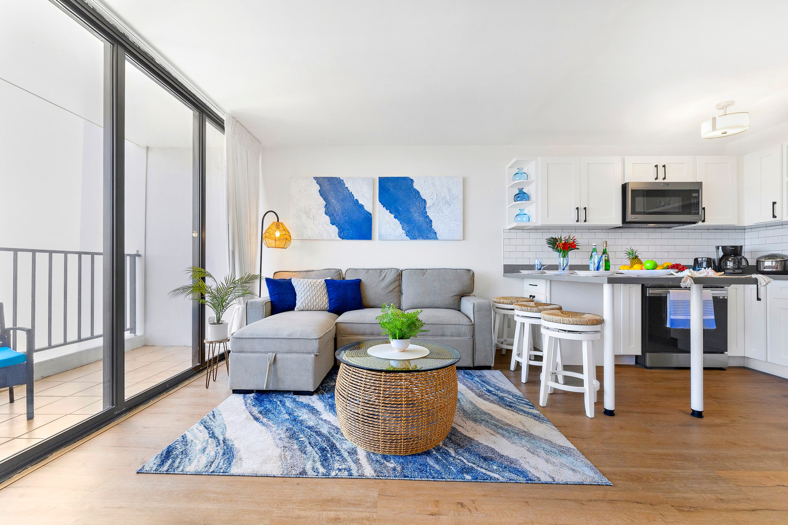 Condo in Honolulu · ★4.81 · 1 bedroom · 2 beds · 1 private bath - Image 5