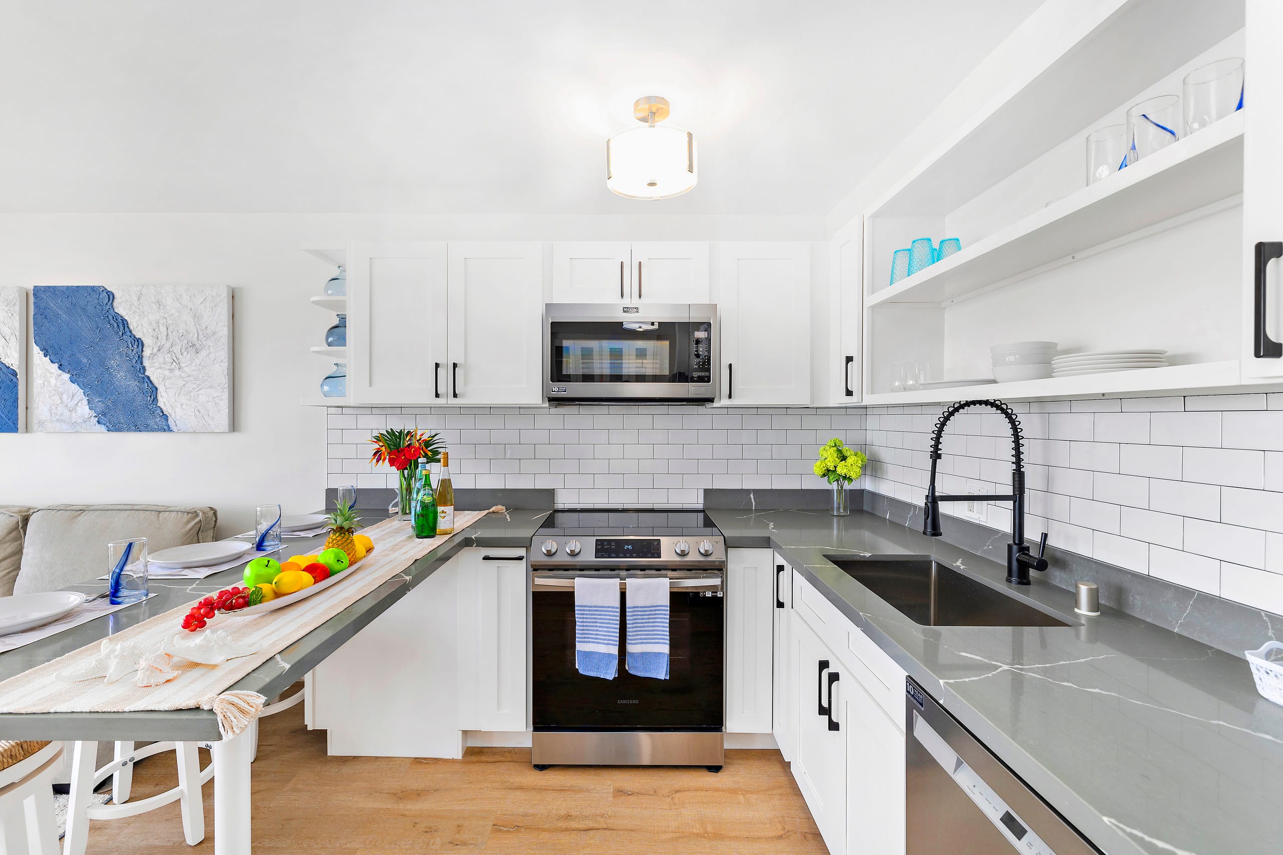 Condo in Honolulu · ★4.81 · 1 bedroom · 2 beds · 1 private bath - Image 9