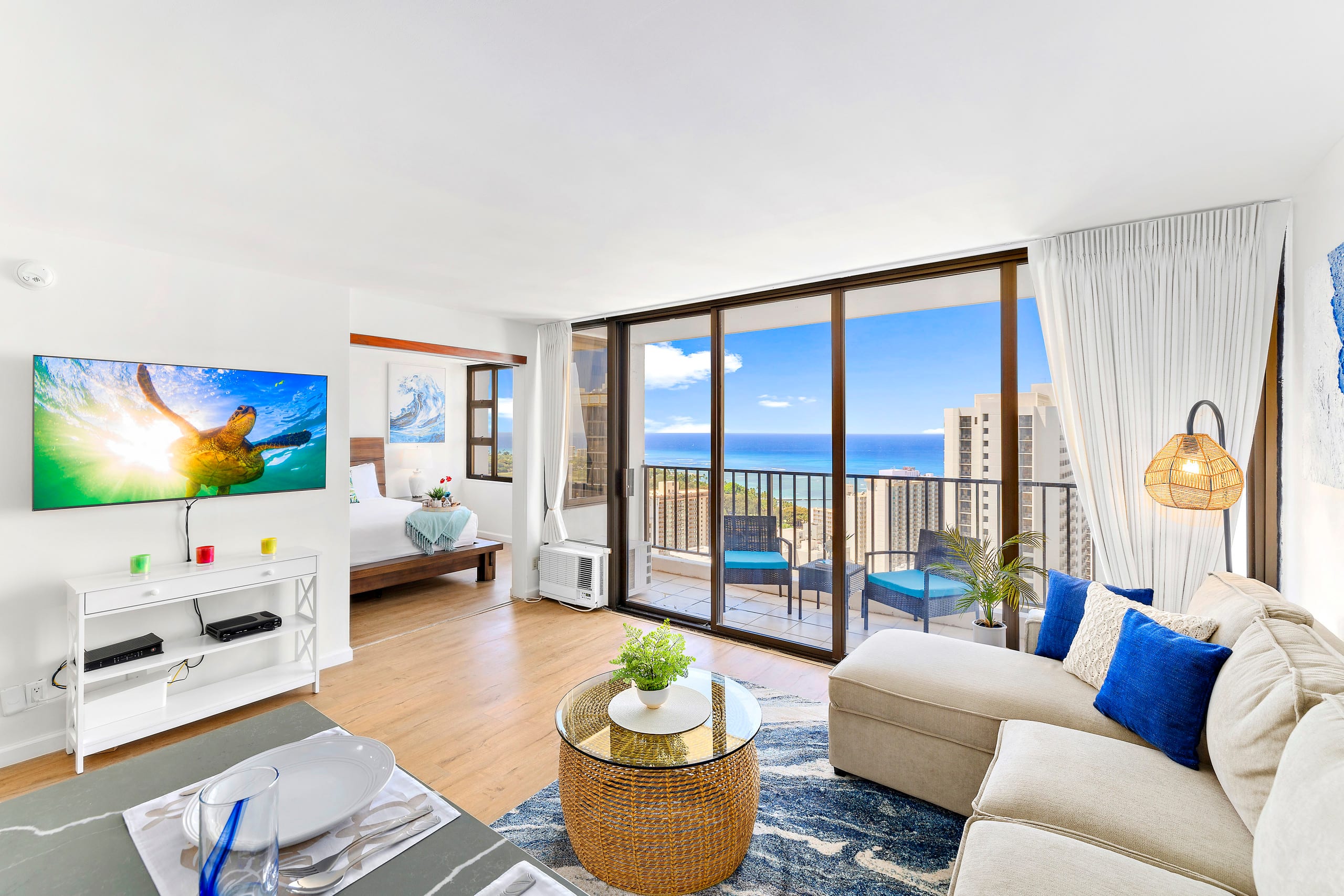 Condo in Honolulu · ★4.81 · 1 bedroom · 2 beds · 1 private bath - Image 2