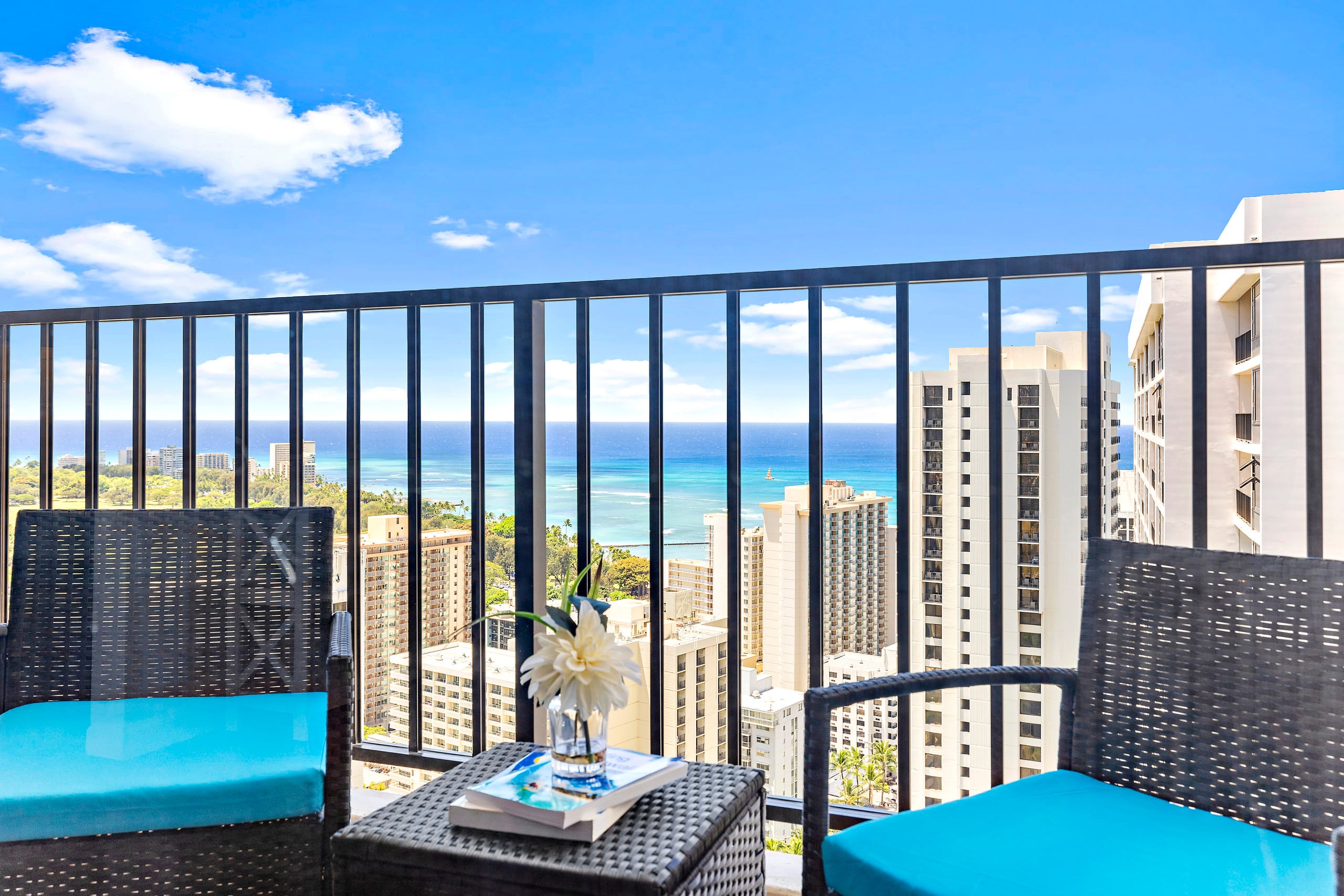 Condo in Honolulu · ★4.81 · 1 bedroom · 2 beds · 1 private bath - Image 24