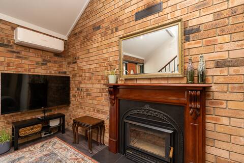 3BR Home near Canberra Hospital & Parliament House