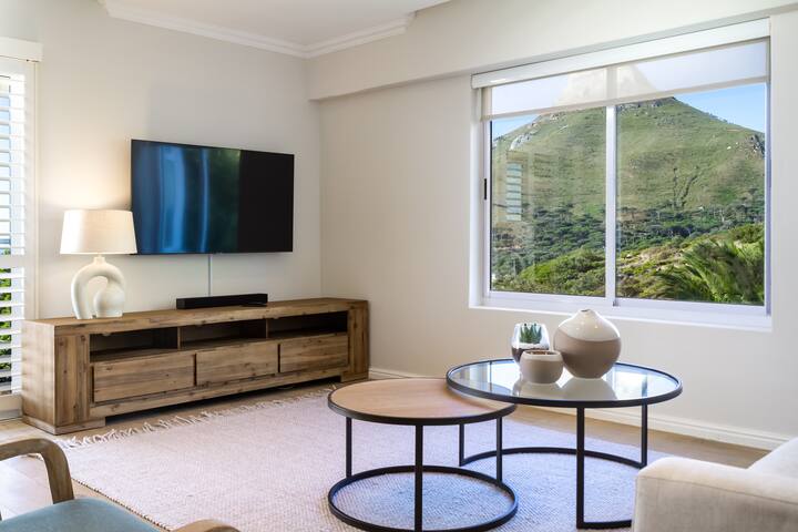 Spacious Home With Stunning Ocean & Mountain Views gallery image 5