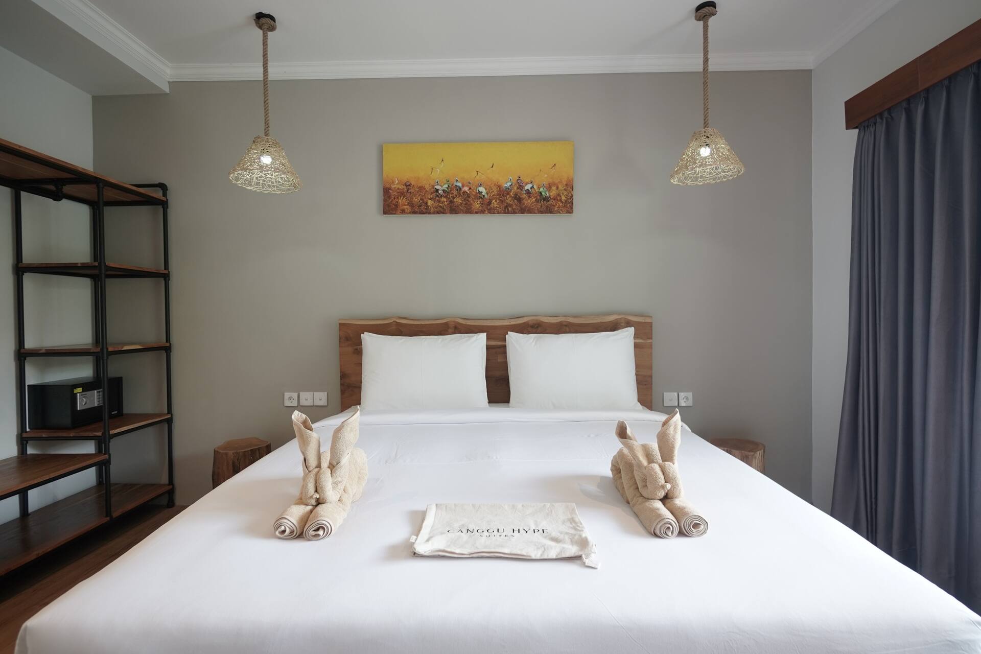 Cozy Wooden Nook Room in Canggu 3