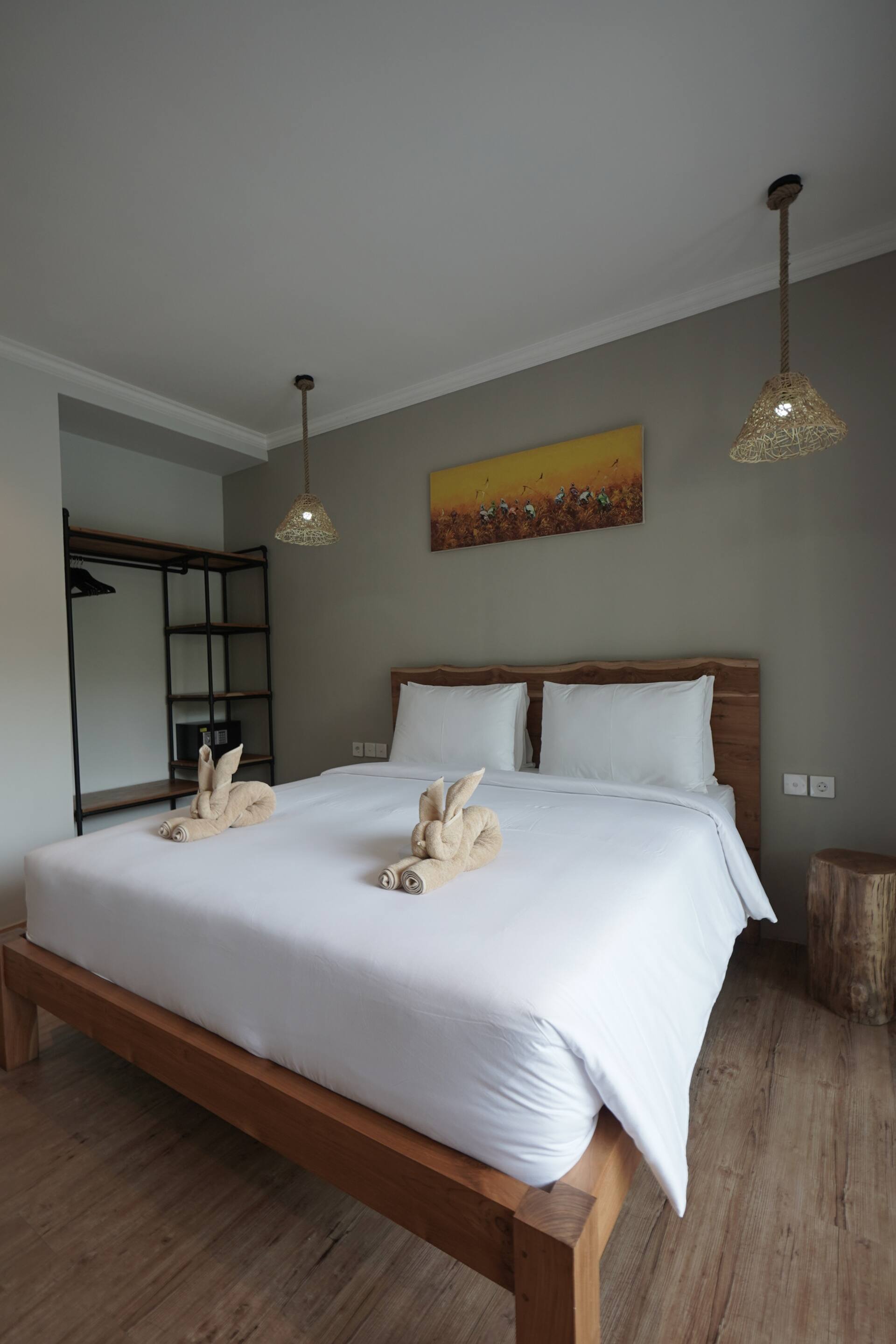 Cozy Wooden Nook Room in Canggu 2