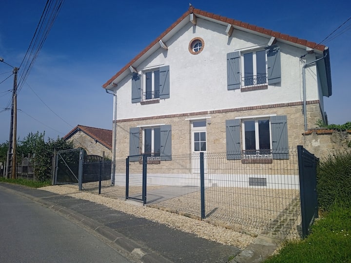 Le Mont Marin Maison à la campagne Maisons à louer à Givry, Grand