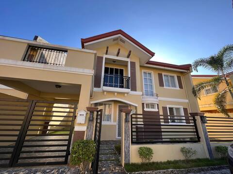 Casa Lizael (Camella Homes Villa Kananga-Sleep 14)