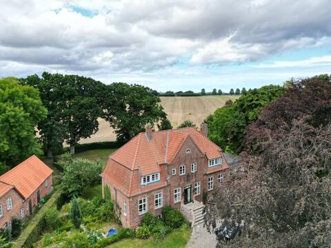 Einzigartiges luxuriöses Herrenhaus in Ostseenähe