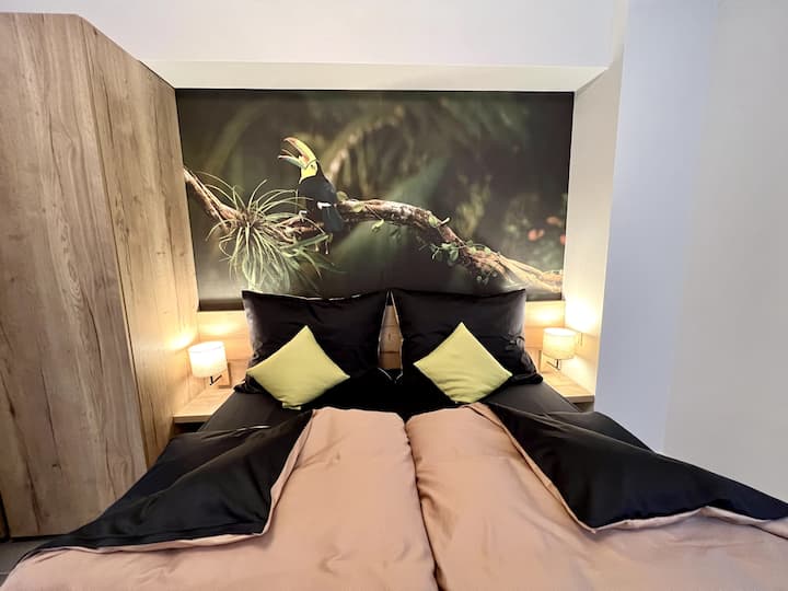 غرفة نوم بسرير مزدوج مريح