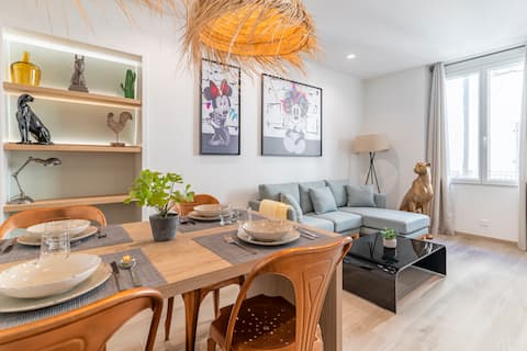 Top performing Airbnb: Cosy apartment in the heart of the old city in Antibes