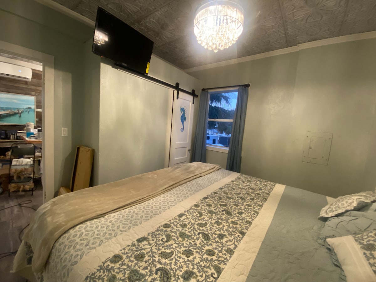Cozy Retreat, oversize pking, Jeep Beach Daytona