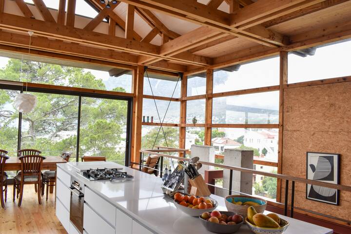 Architectural Home Magnificent View gallery image 2