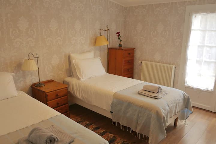 Chambre 3 avec accès au jardin est