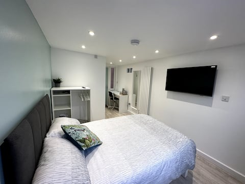 Successful Airbnb property: A self-contained Guest Suite in Kings Heath in Kings Heath