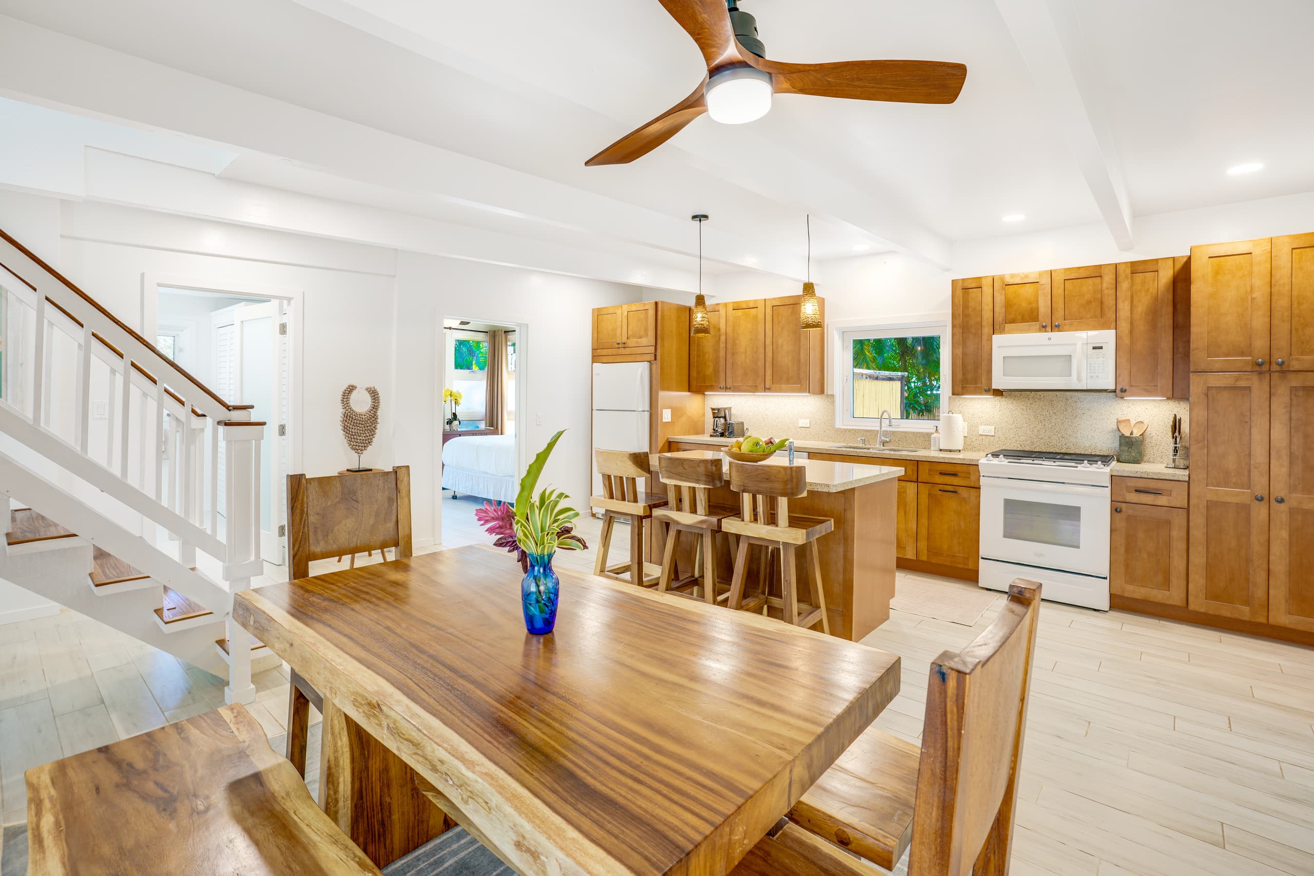 Home in Hanalei · ★4.87 · 5 bedrooms · 6 beds · 2 private baths - Image 2