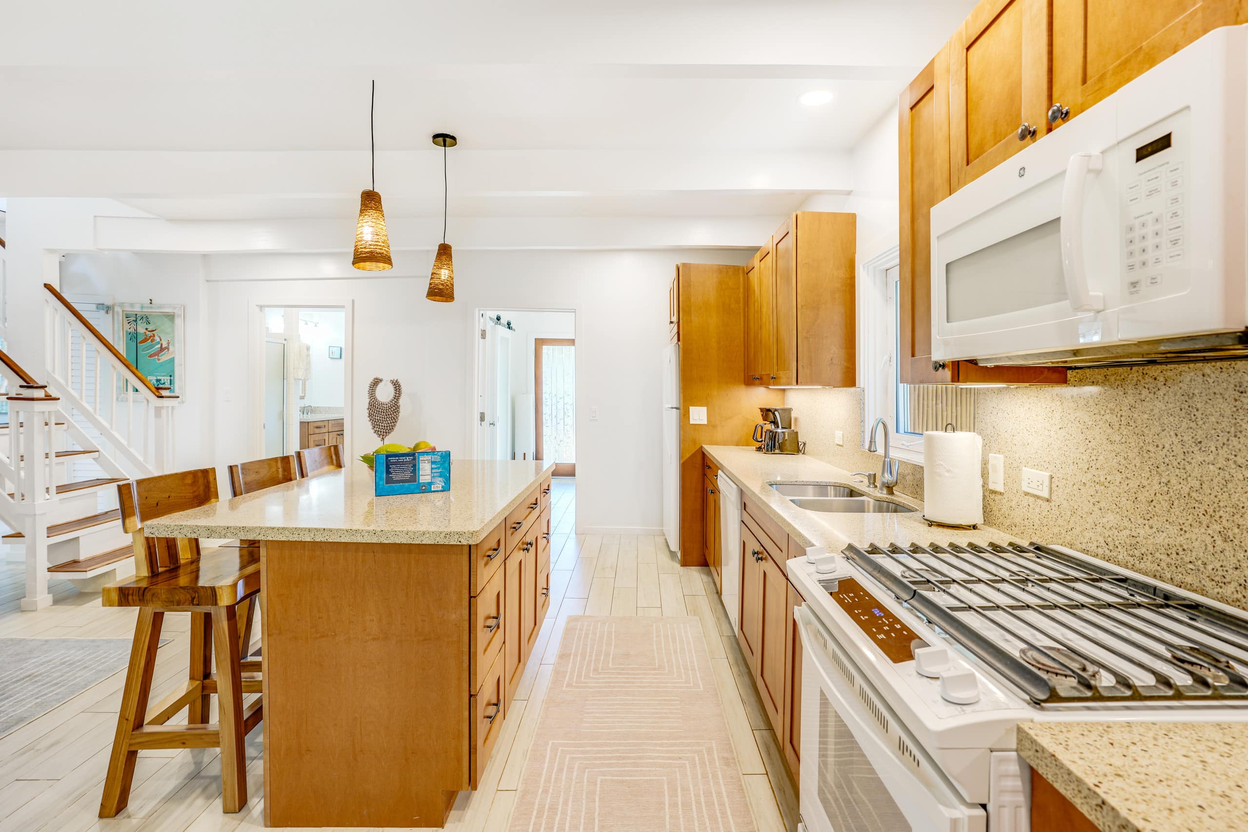 Home in Hanalei · ★4.87 · 5 bedrooms · 6 beds · 2 private baths - Image 22