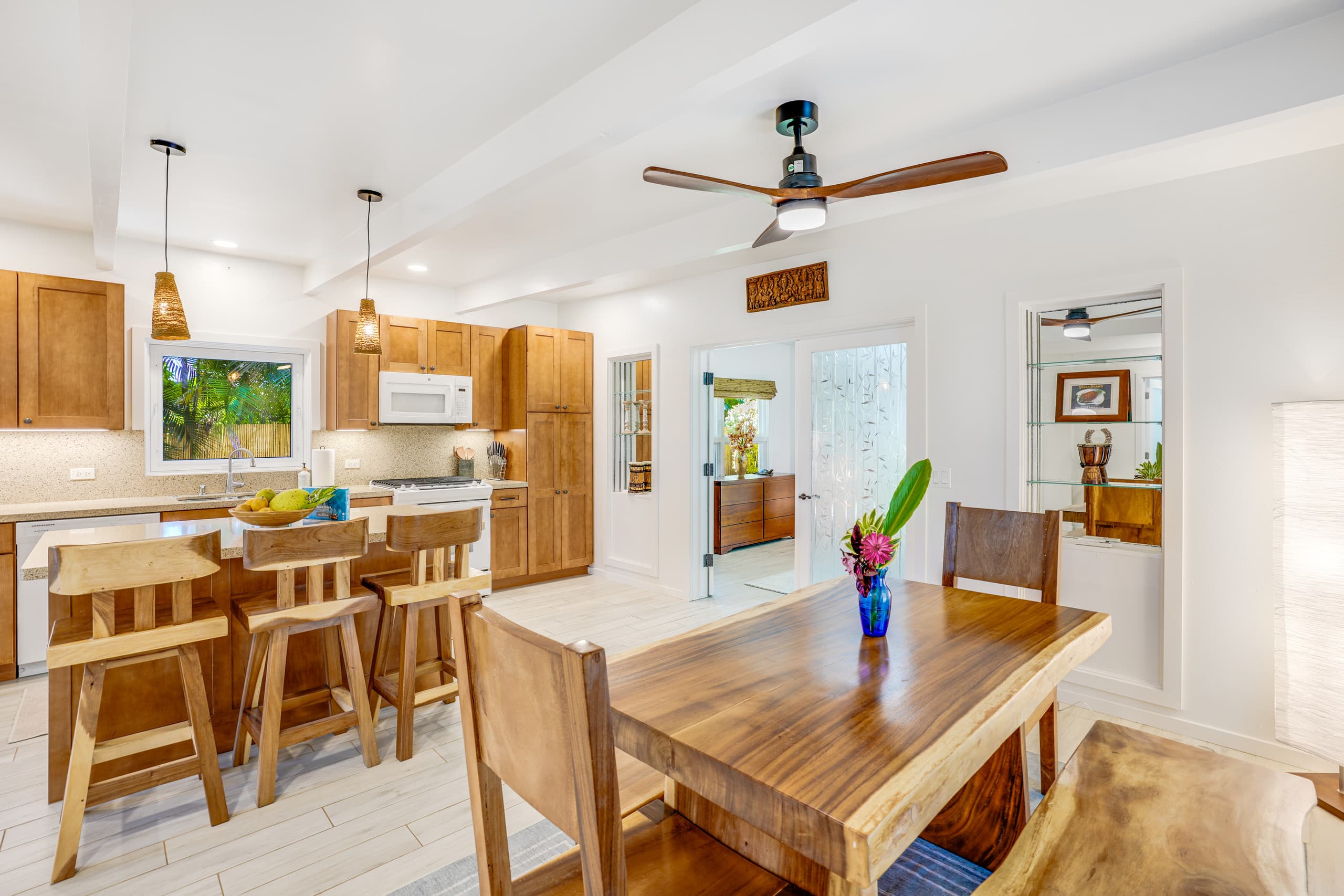 Home in Hanalei · ★4.87 · 5 bedrooms · 6 beds · 2 private baths - Image 23