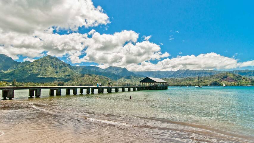 A/C Hanalei Home, short walk to Shops & the Beach! gallery image 5
