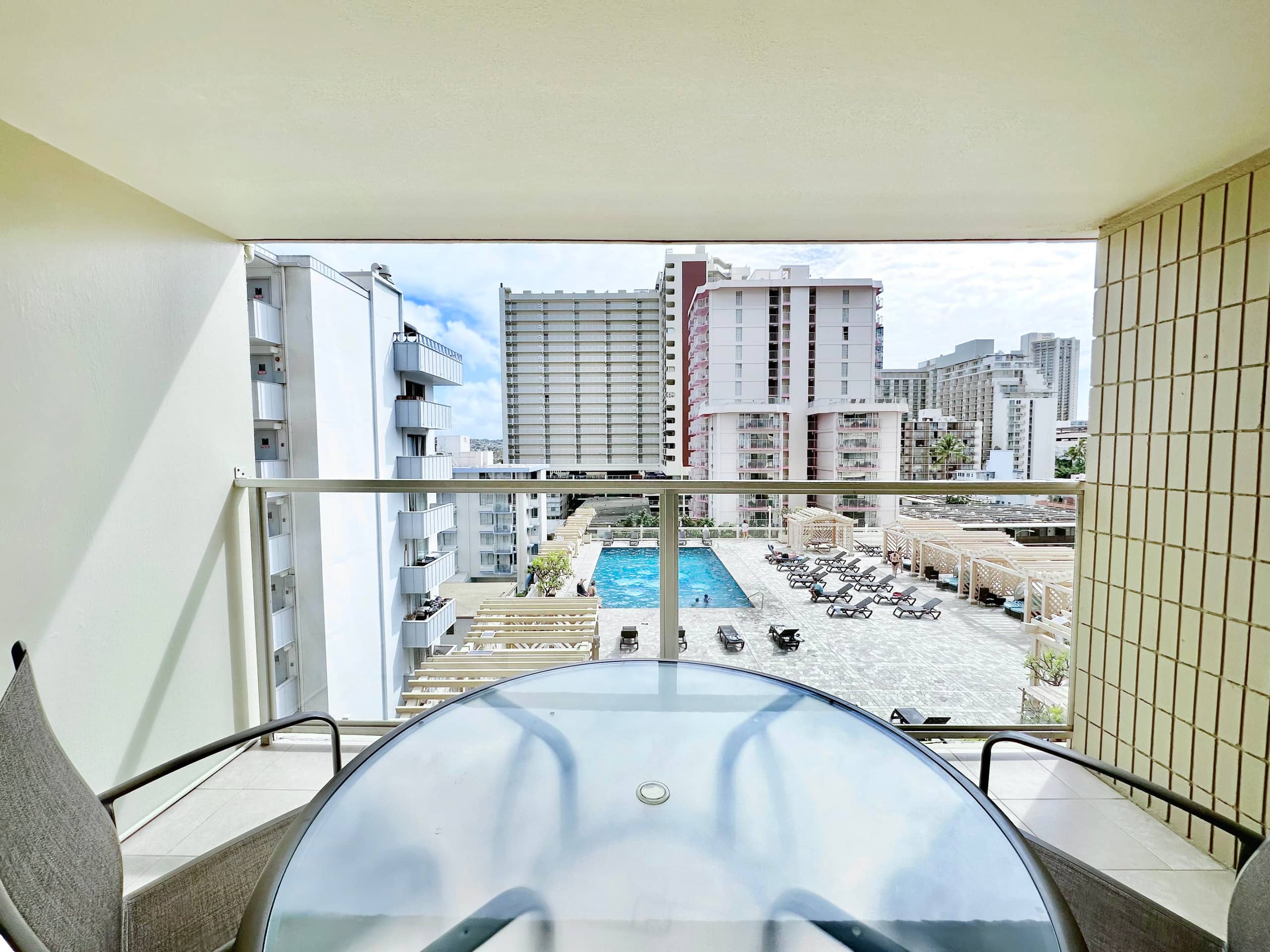 Skyline-Pool View-King Studio-Central Waikiki - Image 16