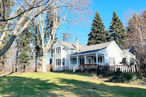 Bohemian Farm House >I Mi from Lake MI w/hot tub
