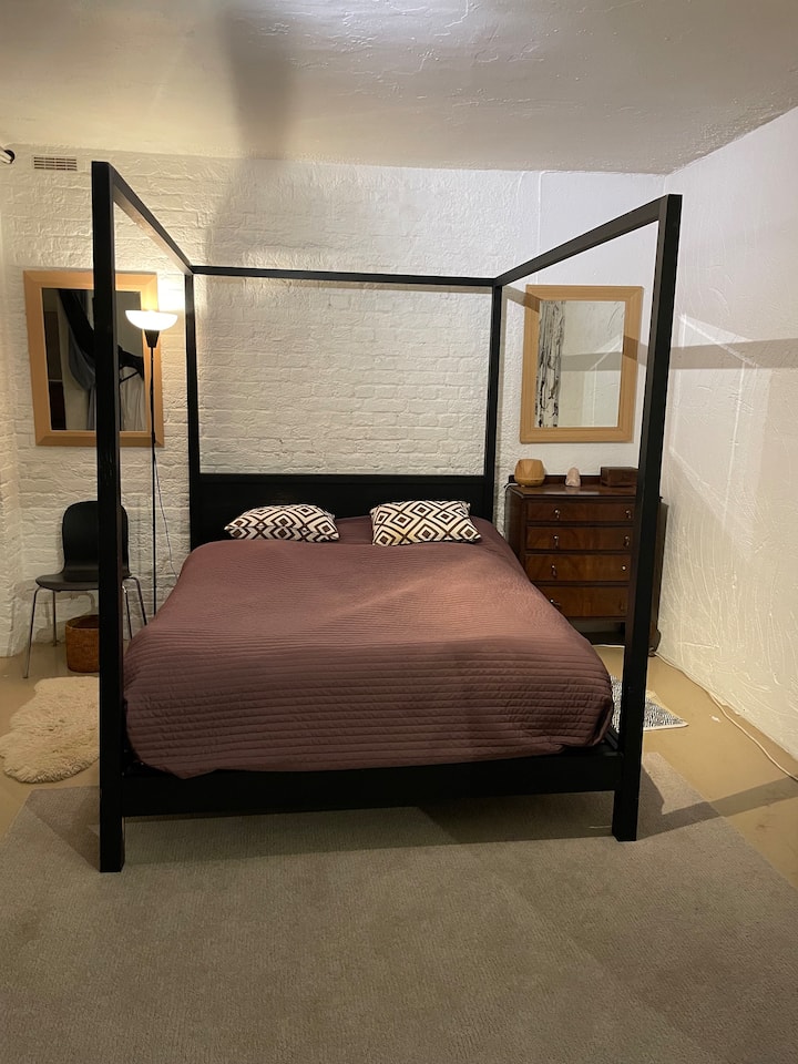 Hidden Den in Central London Apartments for Rent in Greater