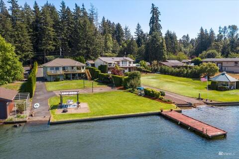 Sunset Lake Retreat - Warm & Cozy Lakefront
