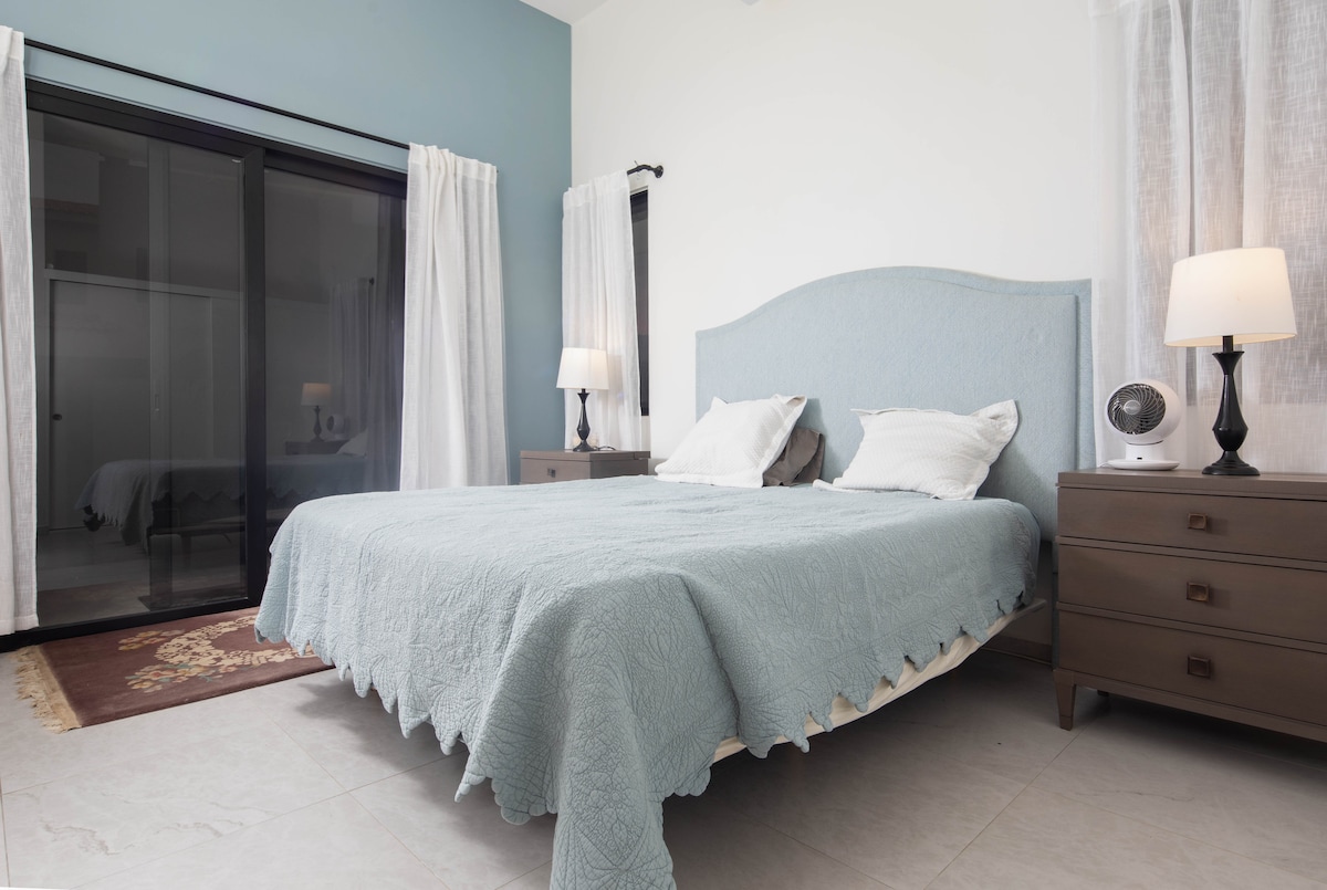 卧室2加大双人床