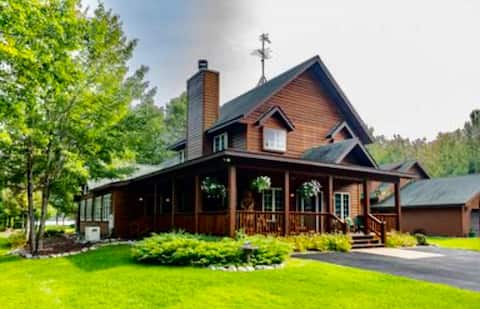 Otter Lake Cabin on the Eagle River Chain