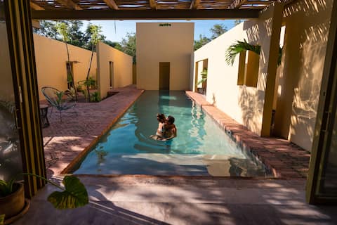 Glass Nature House in Paradise