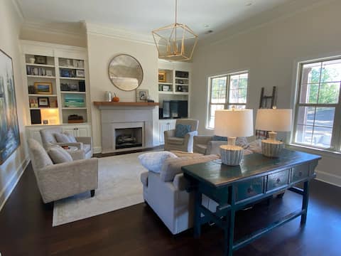 New & Spacious Oxford Home