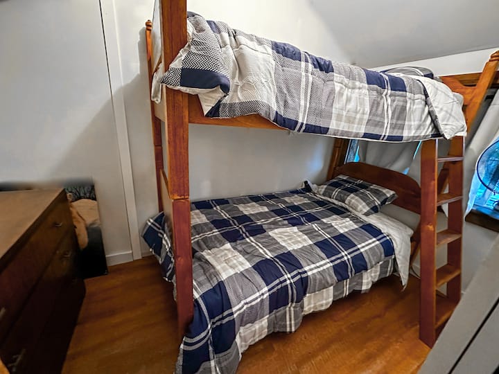 Litera fuera del dormitorio 2.