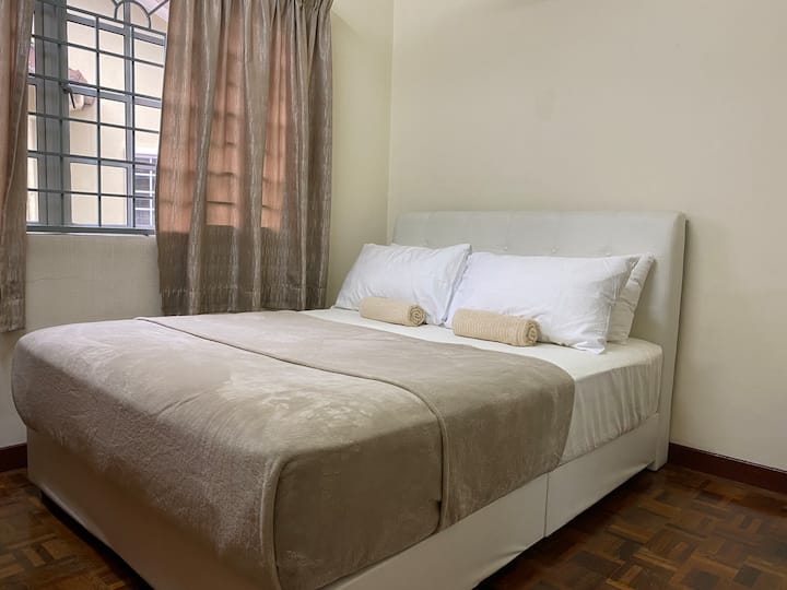 Second bedroom with air-cond