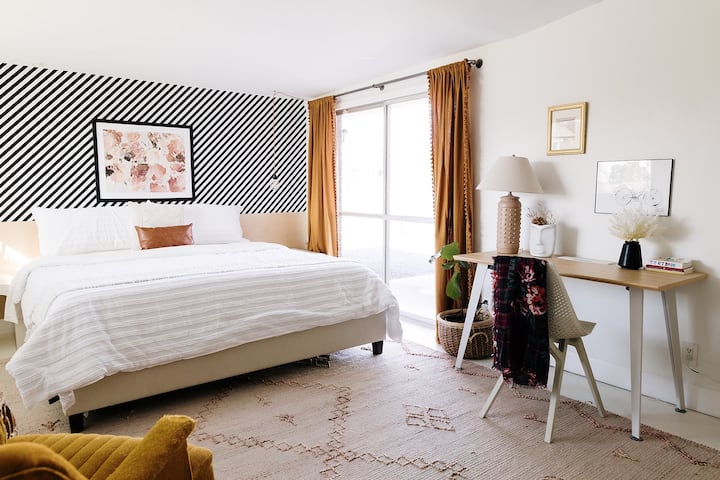 Chambre principale :
lit king size confortable avec d'excellents commentaires !