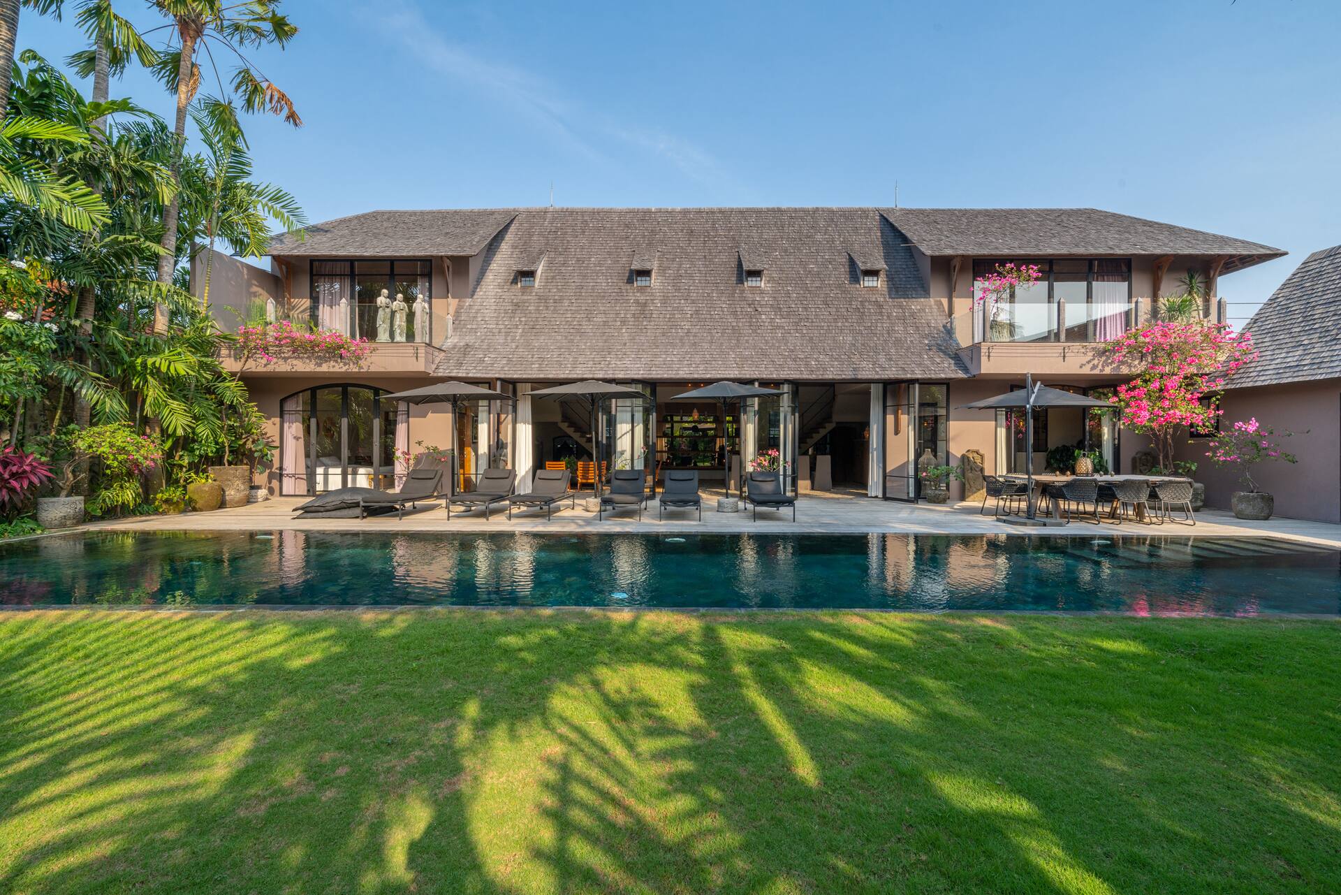 ANAKŌSA Tirta