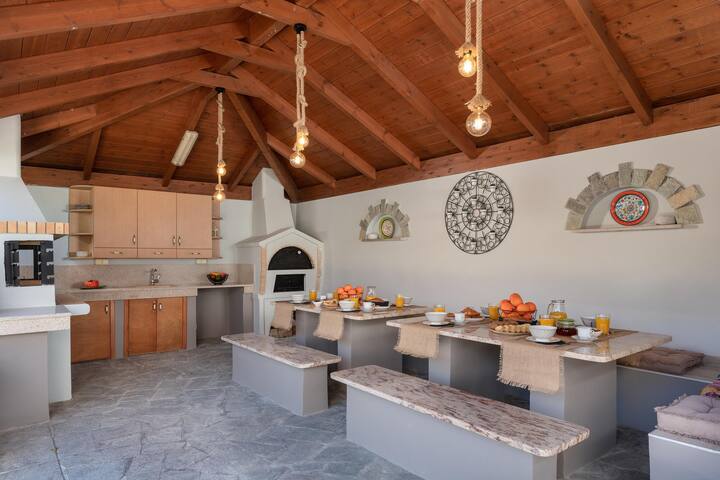 Emmelia Villa gallery image 5