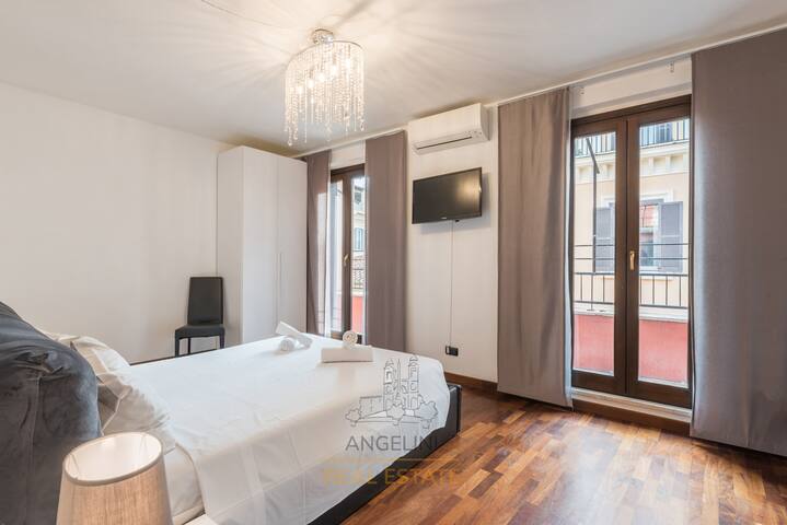 Spanish Steps Luxury Apartment gallery image 2