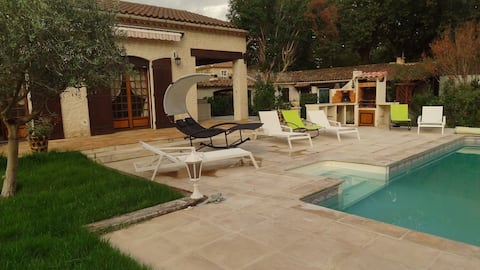 Ideal Provencal farmhouse for a family vacation