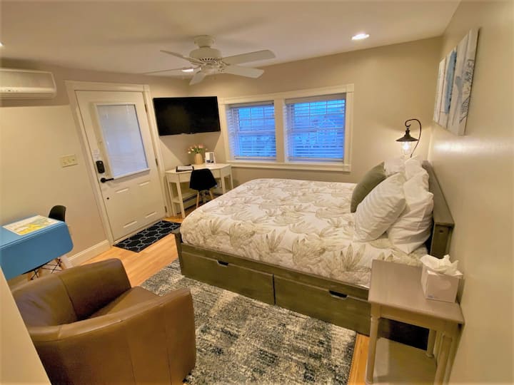 2nd floor suite has Queen Bed, Kitchenette, and full bath; this suite can be  closed off for privacy or open to the rest of the house.