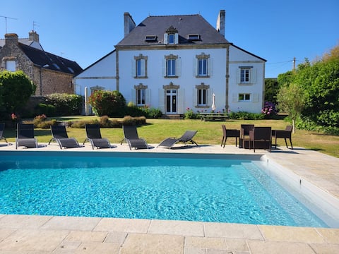 Domaine du Douet, 7 bedrooms, pool, in the village