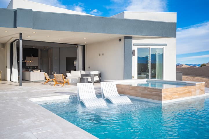 The Raven Estate – Modern Living