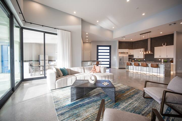 The Raven Estate – Modern Living gallery image 2