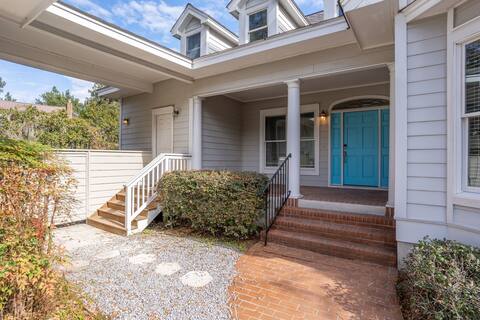 Coastal Getaway - Stunning Water Views!