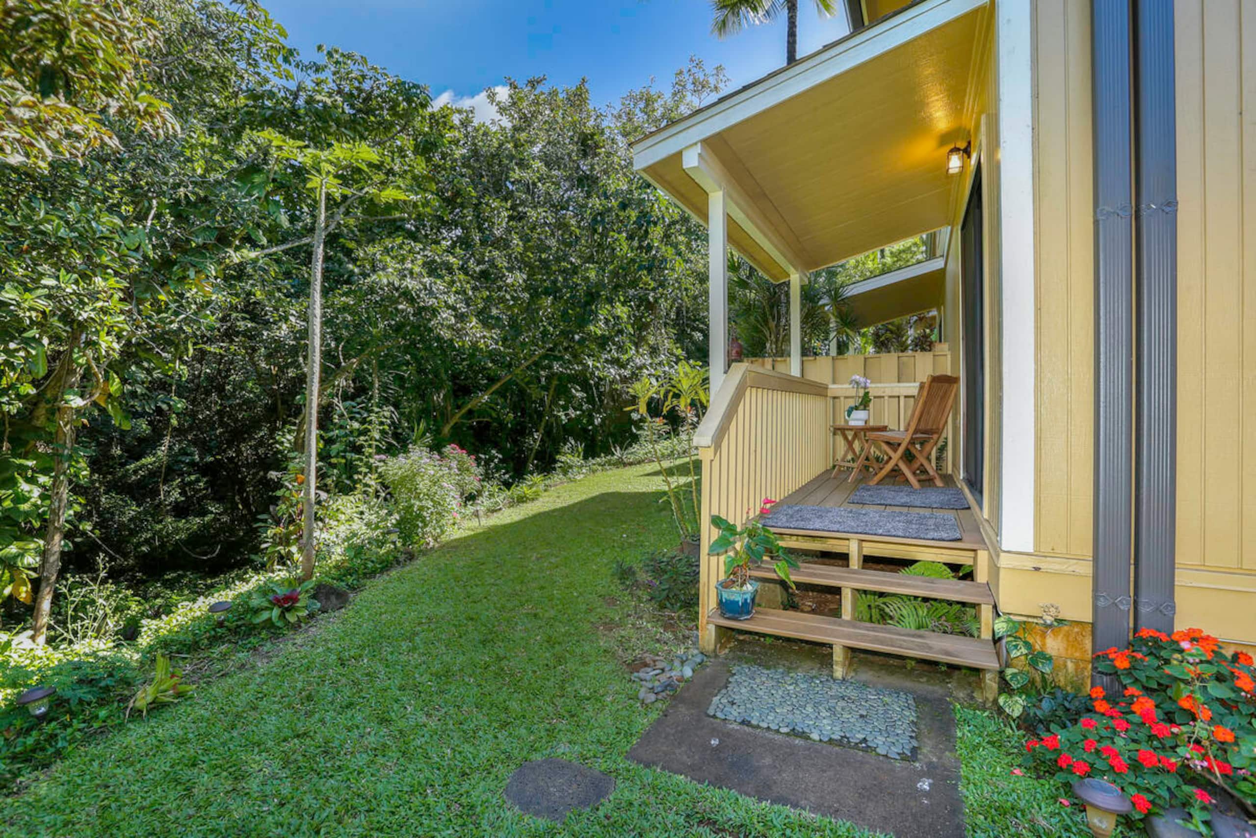 Townhouse in Princeville · ★4.98 · 2 bedrooms · 2 beds · 1 private bath - Image 15